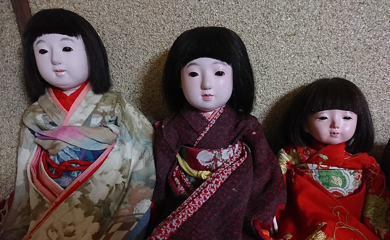 大正・昭和初期・平成に作られた3体の市松人形